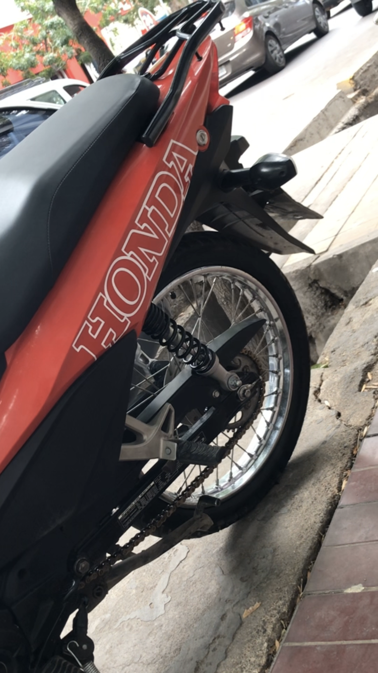 Calcos HONDA grande modelo 9 blancas 